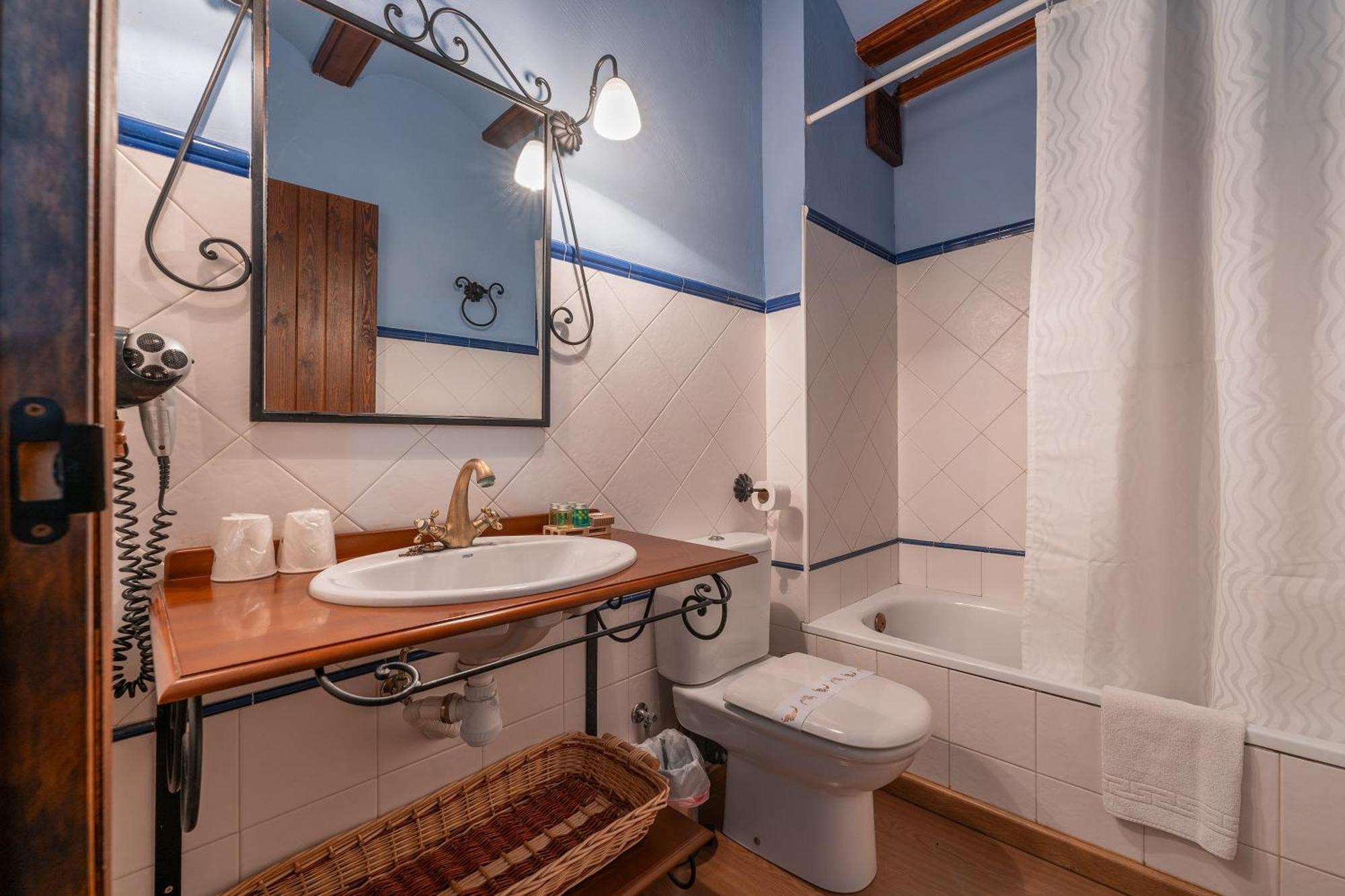 Hotel - Restaurante Prado Del Navazo Albarracin Bagian luar foto