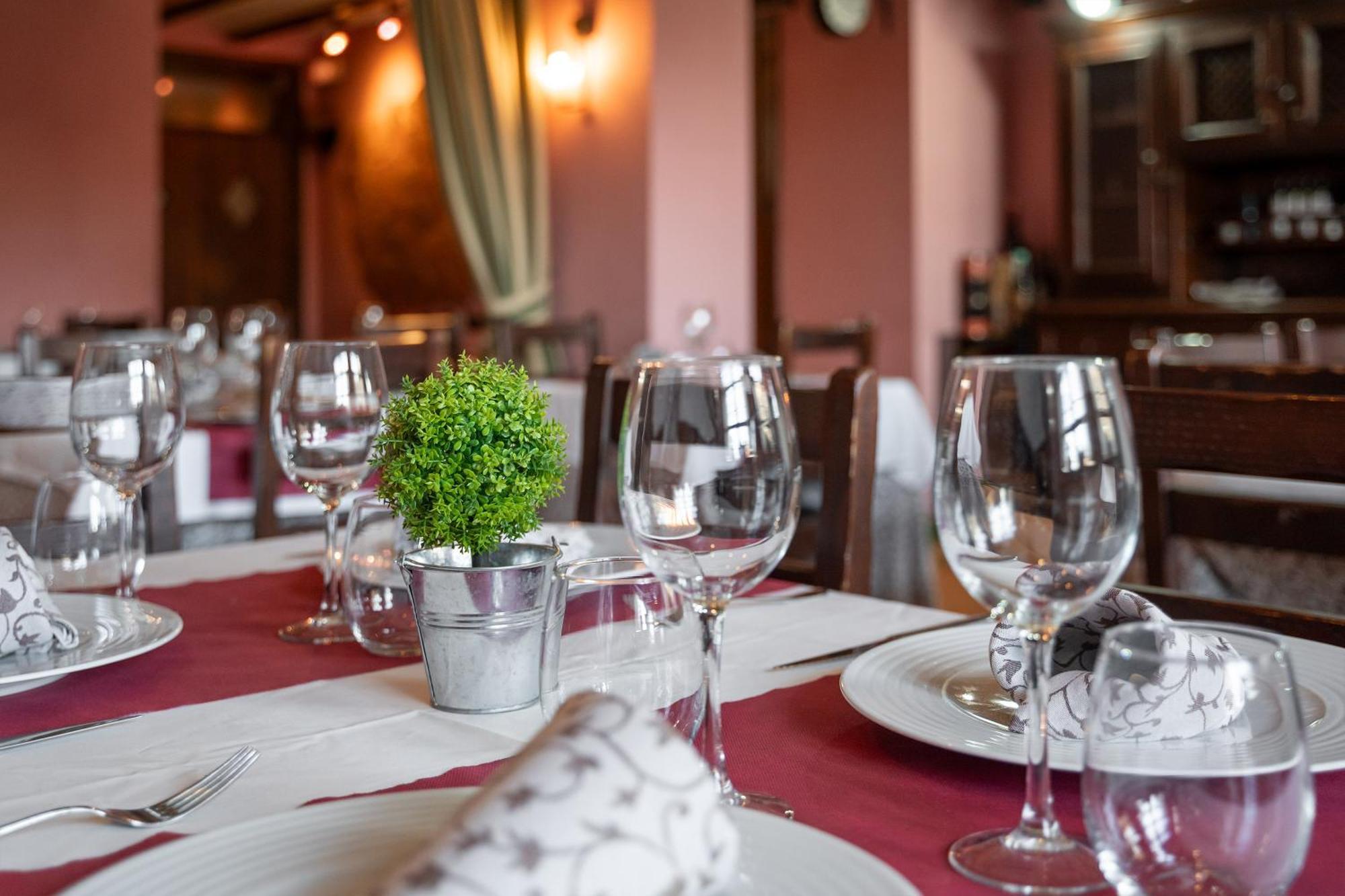 Hotel - Restaurante Prado Del Navazo Albarracin Bagian luar foto
