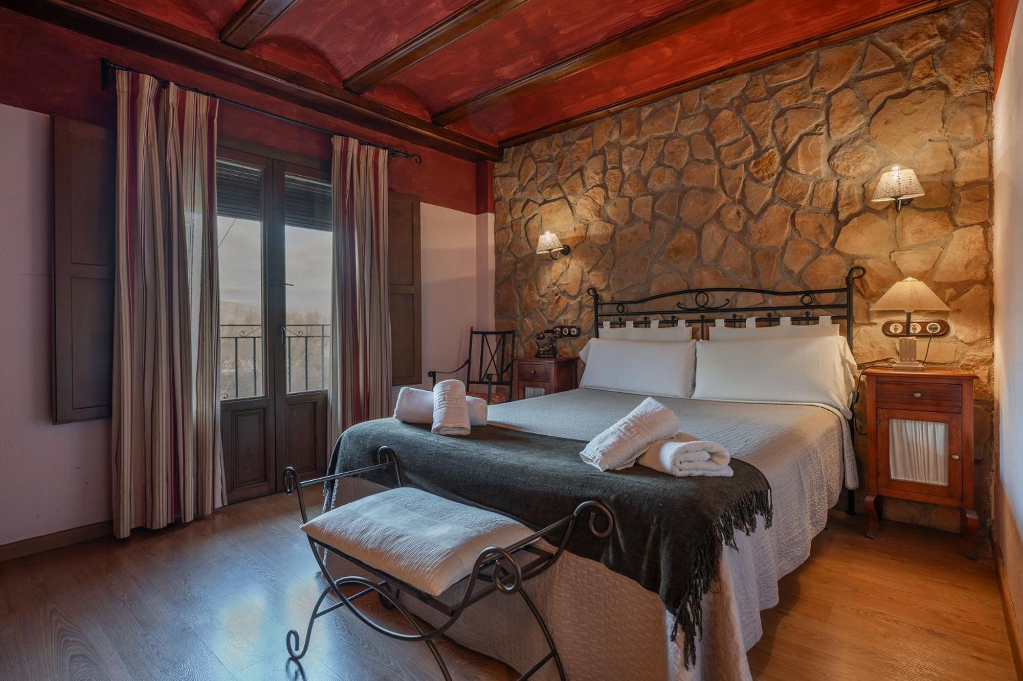 Hotel - Restaurante Prado Del Navazo Albarracin Bagian luar foto